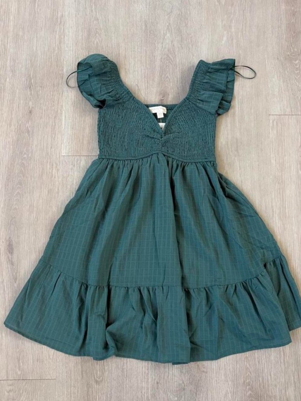 Thirty/Thirty LA Sage Green Smocked Top Women’s XS Ruffle Cap Sleeves Textured